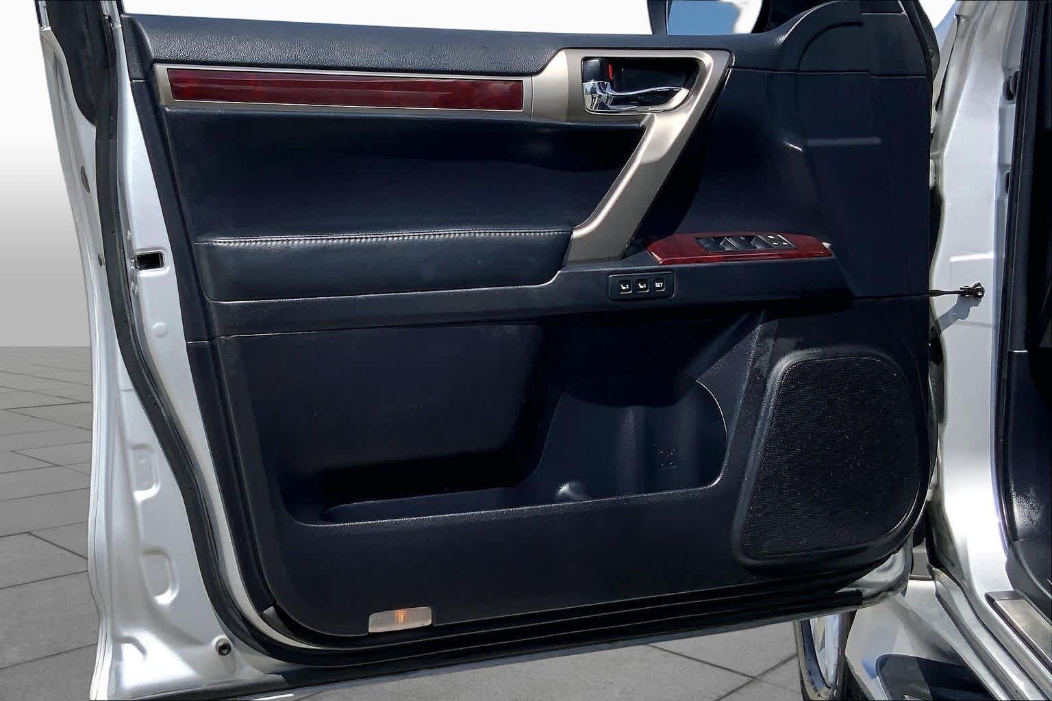 Used 2015 Silver Lining Metallic Lexus  image 21