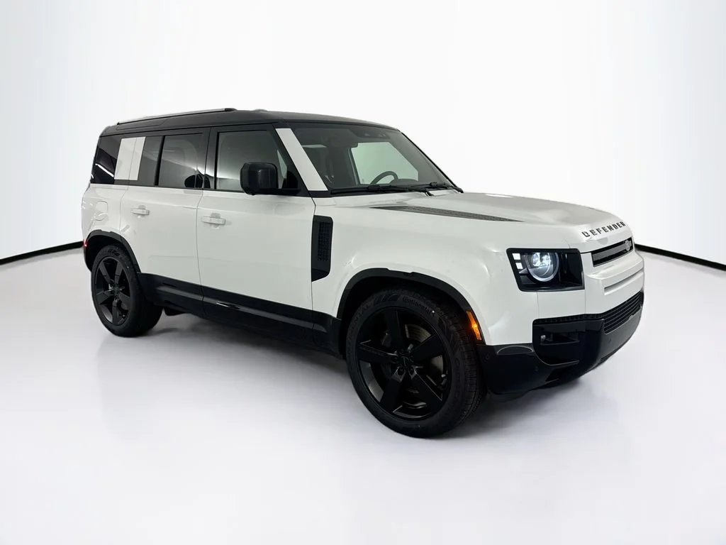New 2026 Fuji White Land Rover X-Dynamic SE image 3