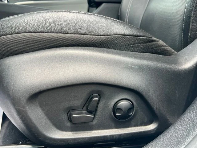 Used 2025 White Jeep Limited image 34