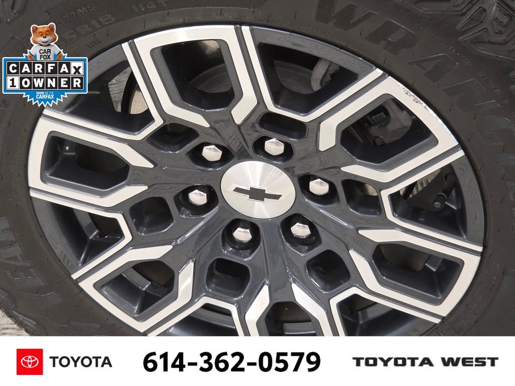 Used 2023 Black Chevrolet Z71 image 12