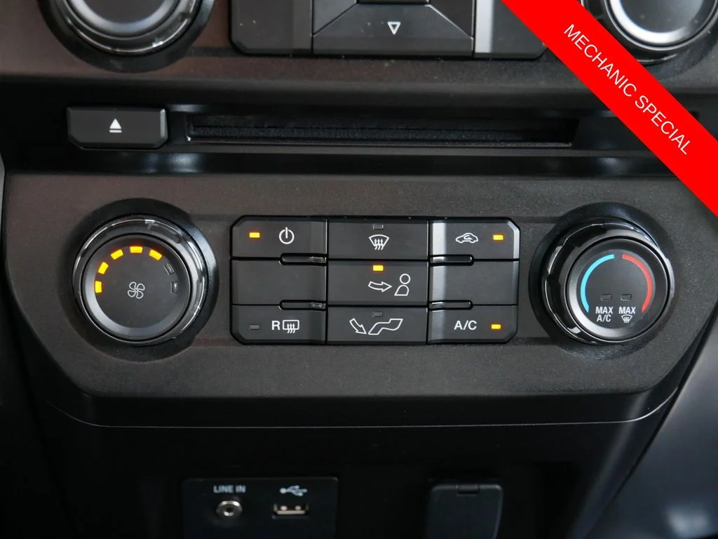 Used 2015 Silver Ford XLT image 21