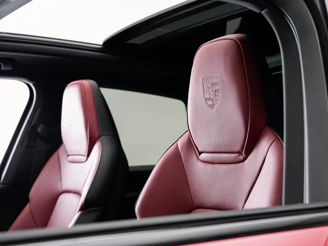 Certified Used 2025  Porsche S image 10