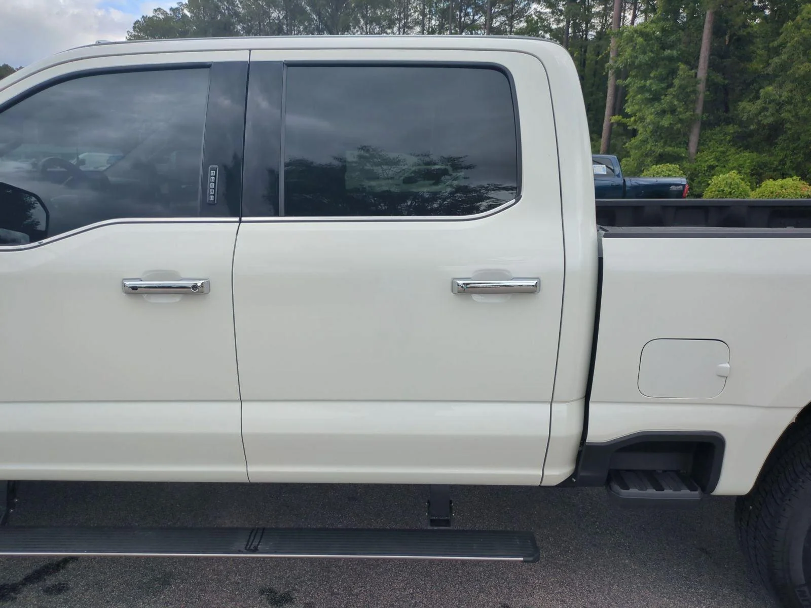 Used 2024 Star White Metallic Tri-Coat FORD  image 33