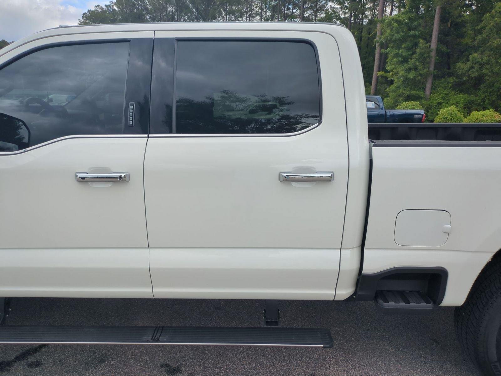 Used 2024 Star White Metallic Tri-Coat FORD  image 33