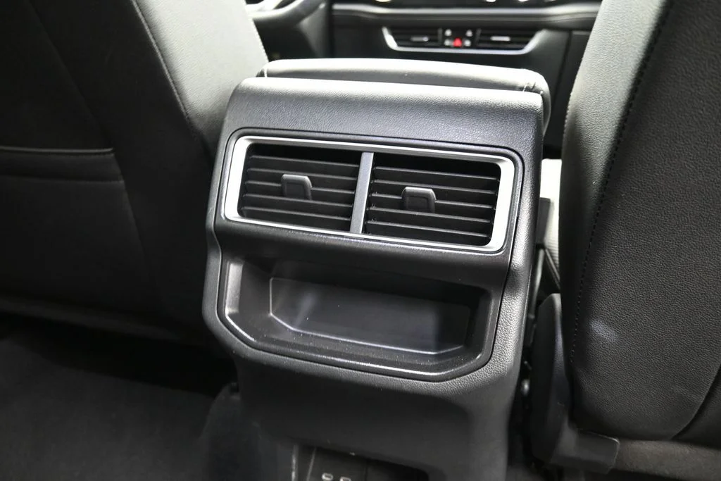 2025 Volkswagen Atlas Cross Sport SE w/Tech - Photo 14