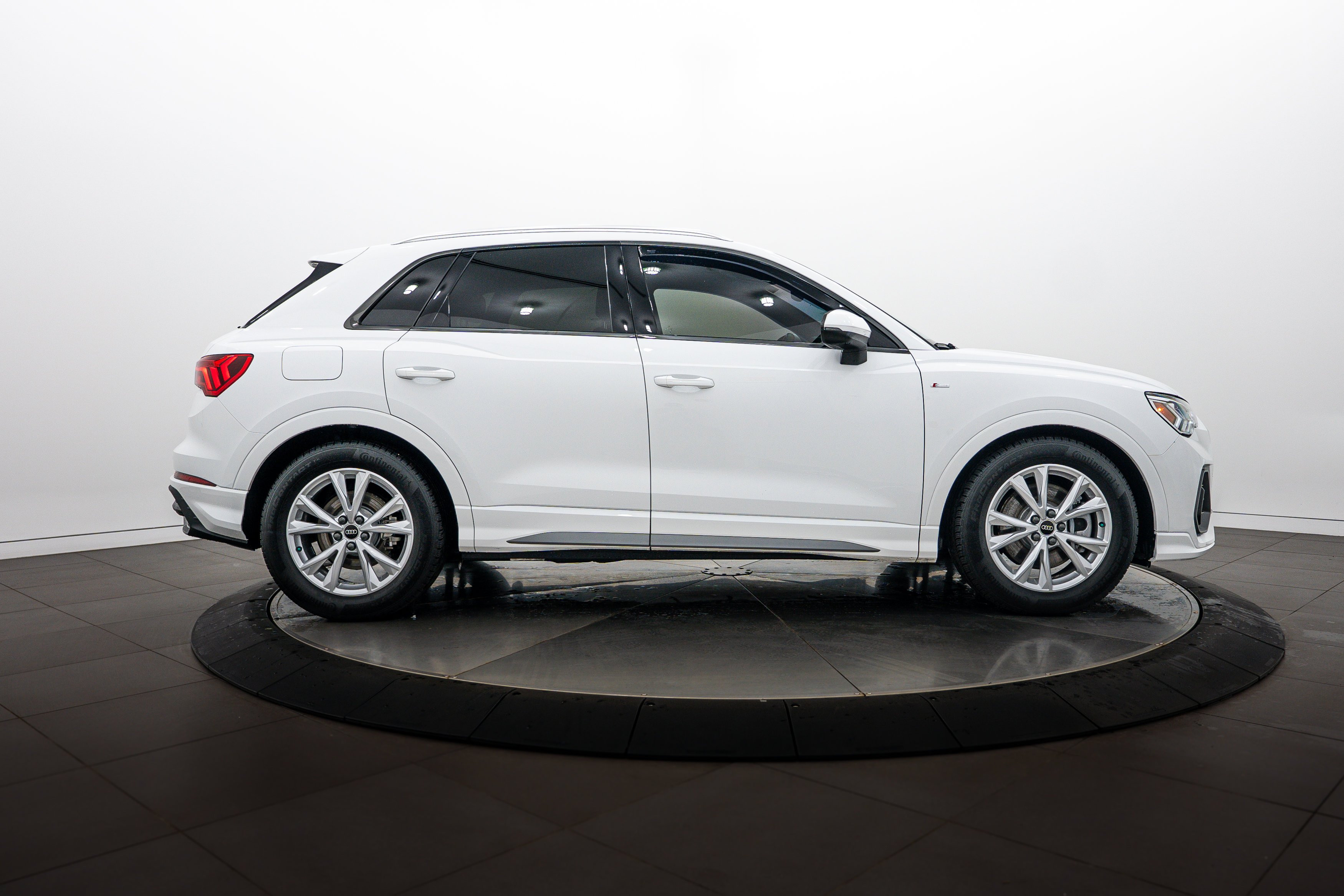 Used 2023 Summit White Chevrolet Premier image 3