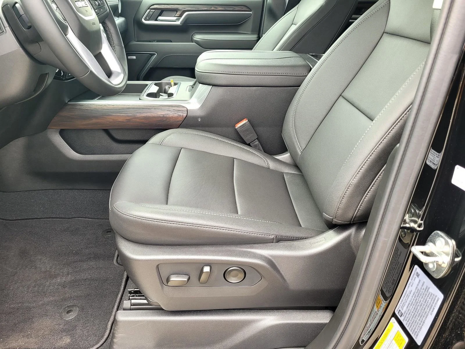 New 2026 Onyx Black GMC SLT image 8