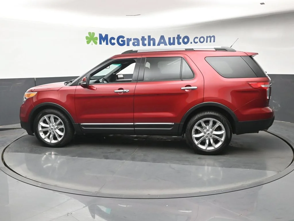 Used 2015 Red Ford Limited image 24