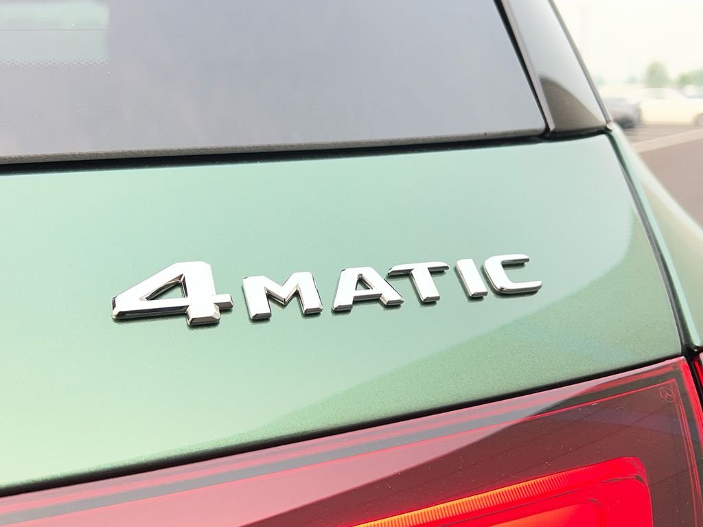 New 2026 MANUFAKTUR Ireland Mid Green Metallic Mercedes-Benz GLE 350 image 32