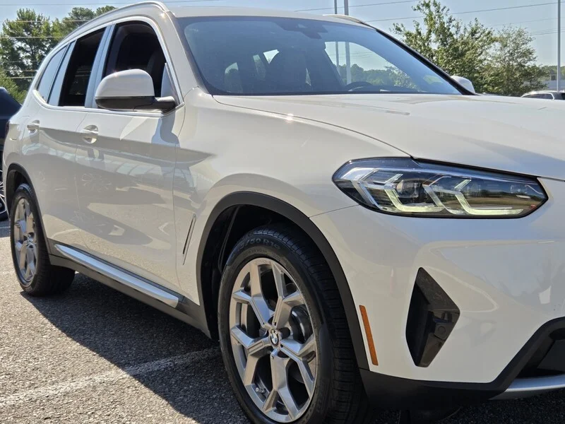 Used 2023 Alpine White BMW SDRIVE30I SPORTS ACTIVITY VEHICLE image 25