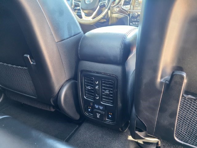 Certified Used 2021 Diamond Black Crystal Pearlcoat Jeep High Altitude image 14