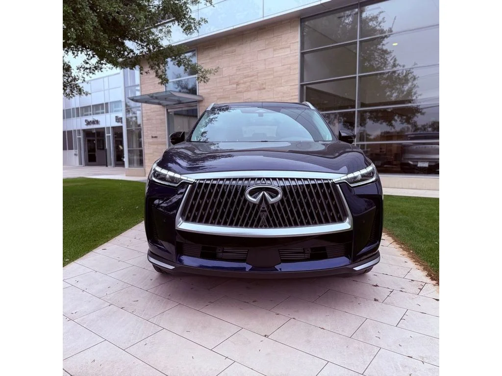New 2026 Grand Blue INFINITI Luxe FWD image 3
