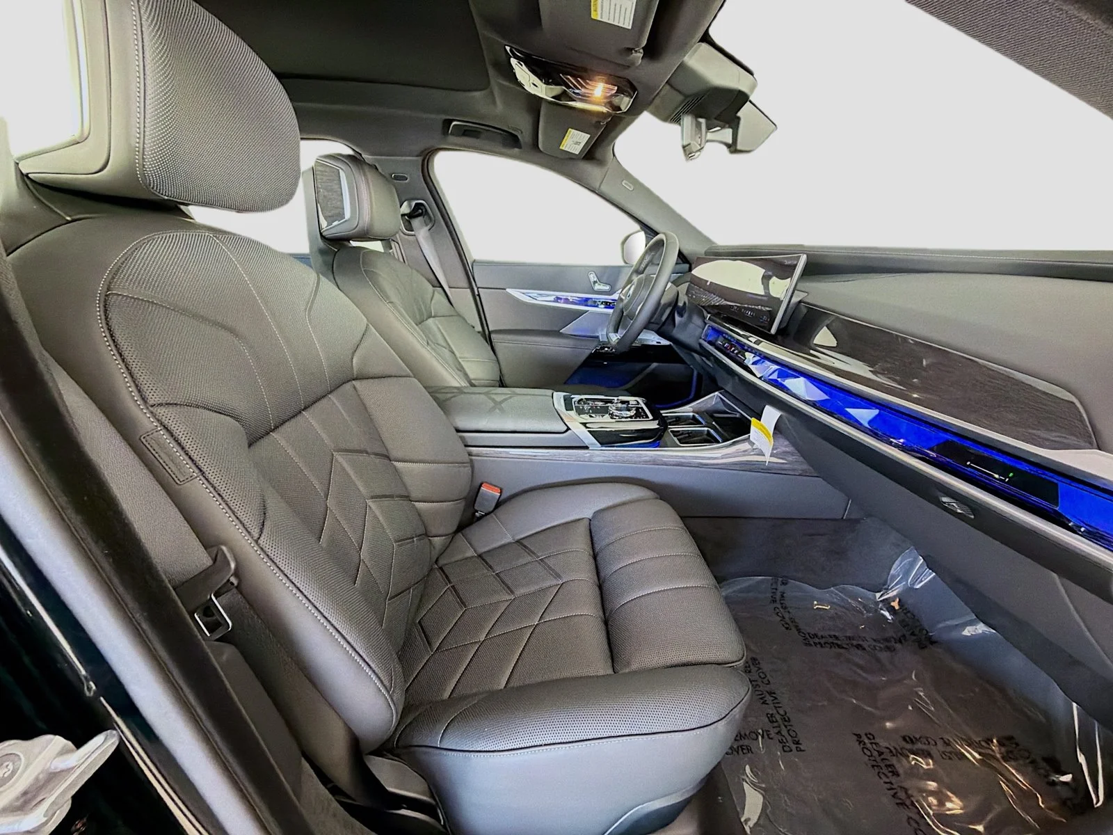 New 2026 Black Sapphire Metallic BMW xDrive60 image 30