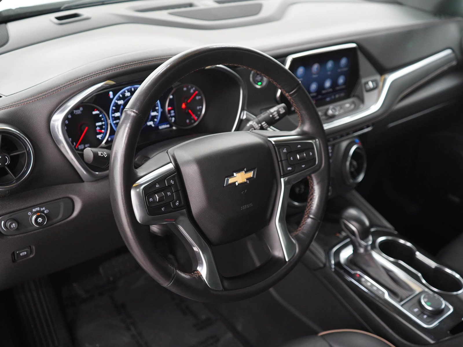 Used 2019 SUMMIT WHITE Chevrolet Premier image 21
