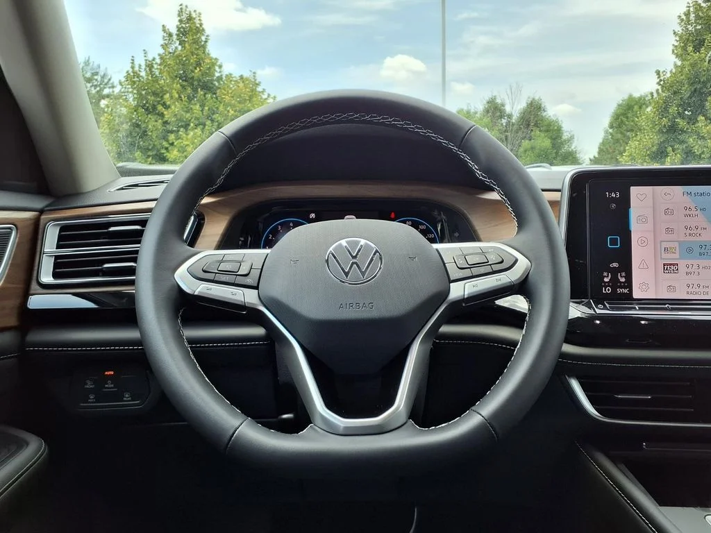 New 2026 Silver Mist Metallic Volkswagen 2.0T SE image 13
