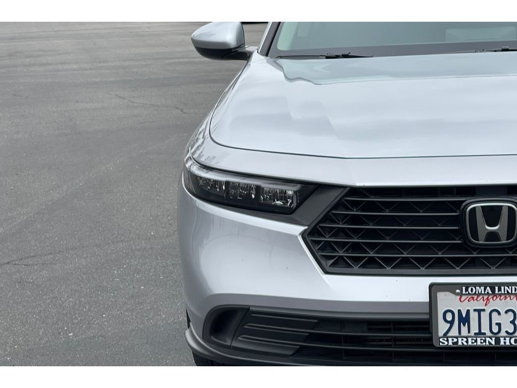 Certified Used 2024 Solar Silver Metallic Honda LX image 39