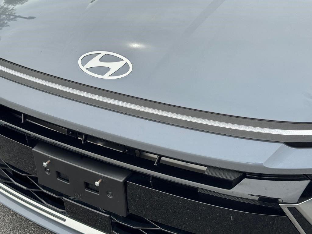 Used 2025 Transmission Blue Hyundai SEL image 19