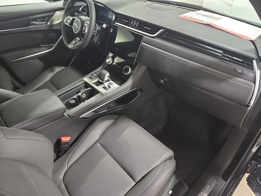 2026 Jaguar F-Pace R-Dynamic S - Photo 29