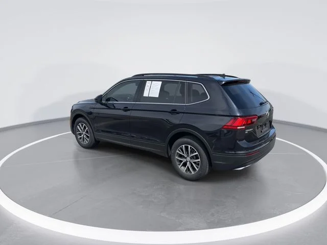 Used 2019 Black Volkswagen 2.0T SE image 6