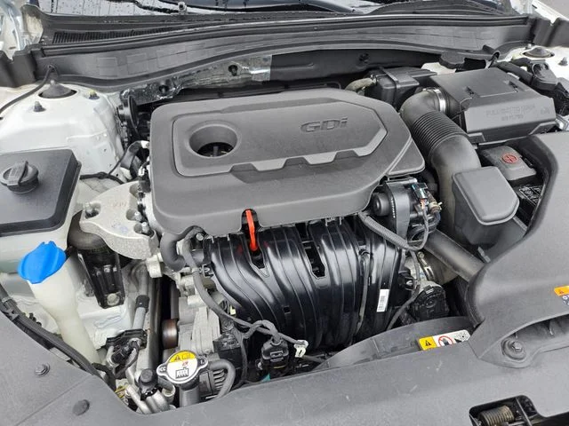 Used 2018 White Kia EX image 23