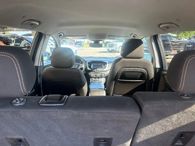 Used 2021 Silver GMC SLE image 23