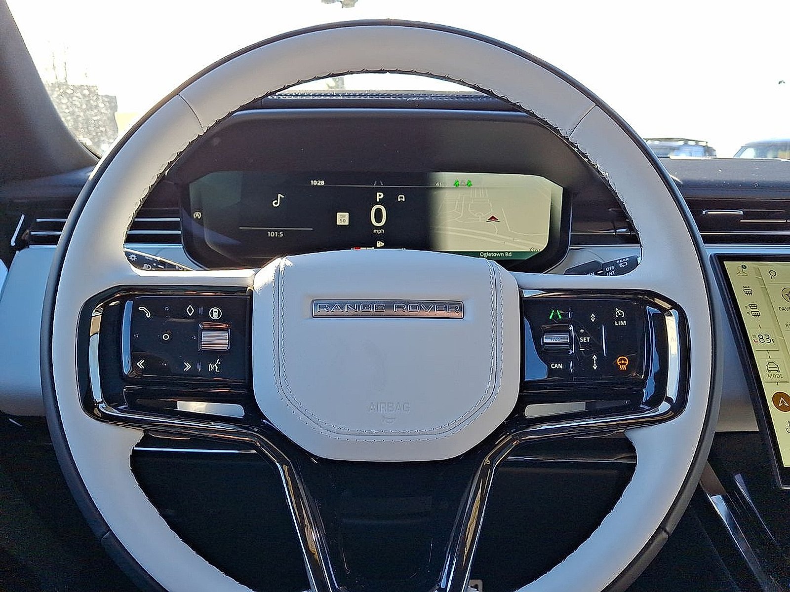New 2025 Fuji White - 1AA Land Rover Dynamic SE image 23