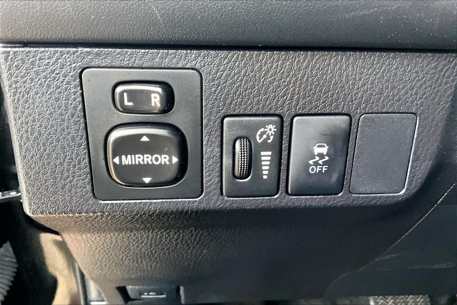Used 2015 Black Toyota LE image 32
