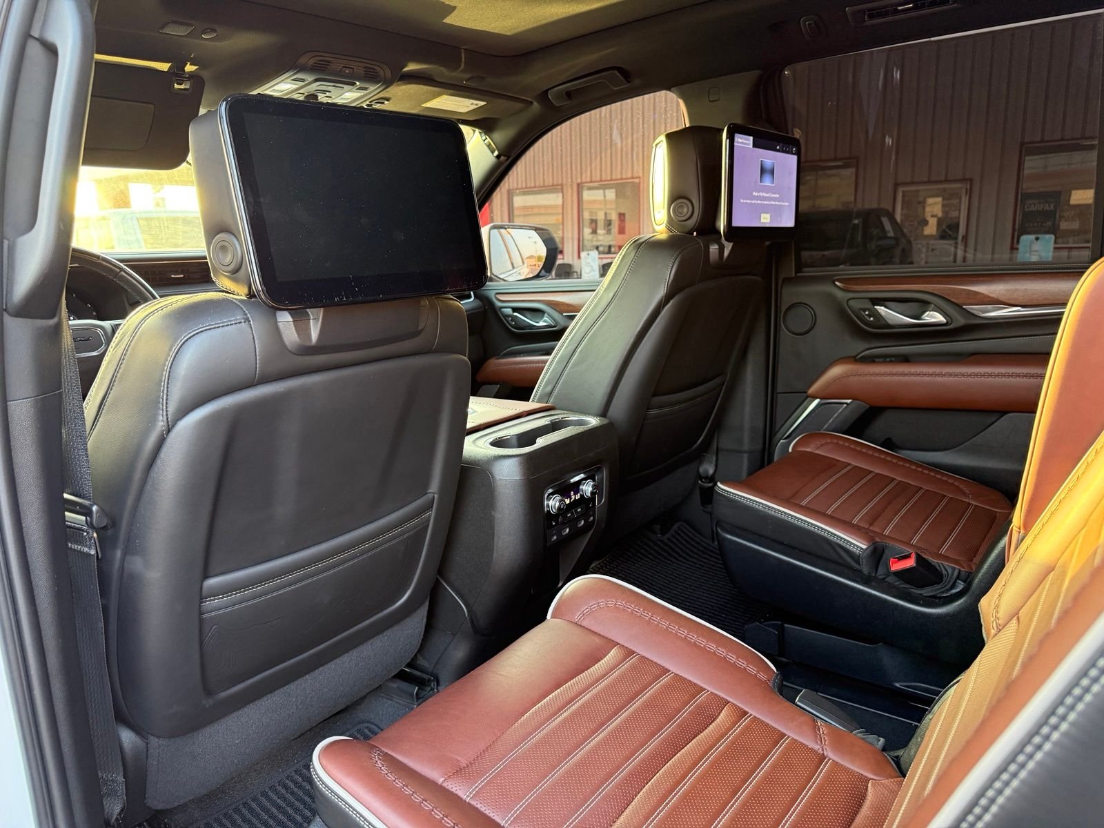 Used 2023 White GMC Denali Ultimate image 13