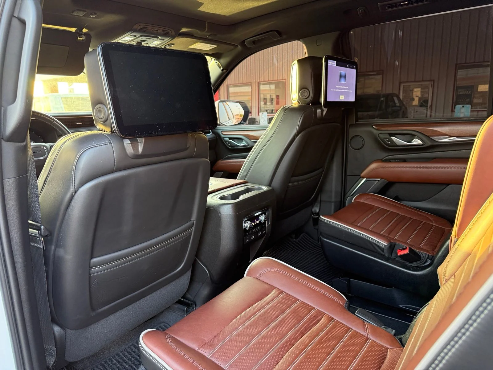 Used 2023 White GMC Denali Ultimate image 13