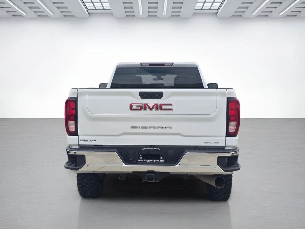 Used 2023 White GMC SLE image 4