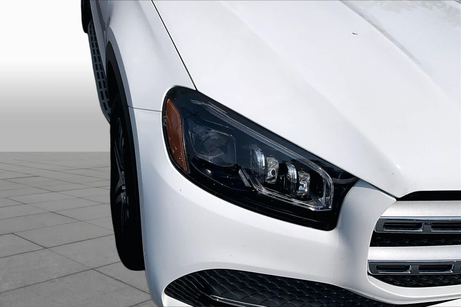 Used 2021 Polar White Mercedes-Benz GLS 450 image 28