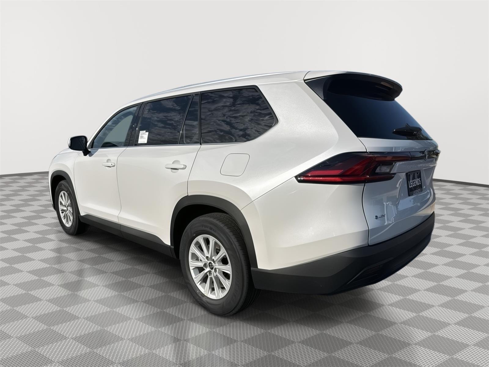 New 2026 Wind Chill Pearl <sup>1</sup> Toyota  XLE image 3