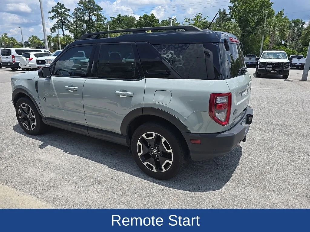 Used 2022 Cactus Green / Gray Ford Outer Banks image 5