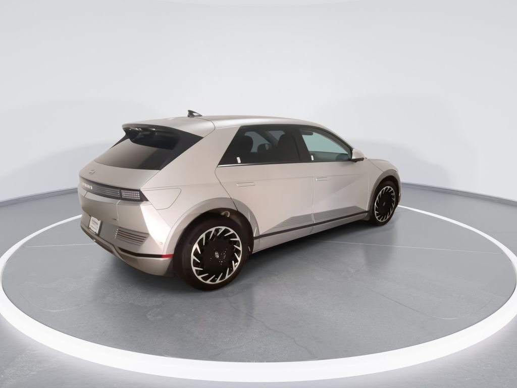 Used 2024 Gold Hyundai Limited image 9