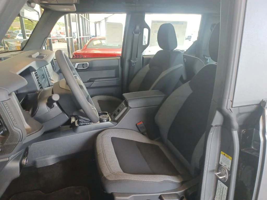 2025 Ford Bronco 4-Door Base - Photo 9
