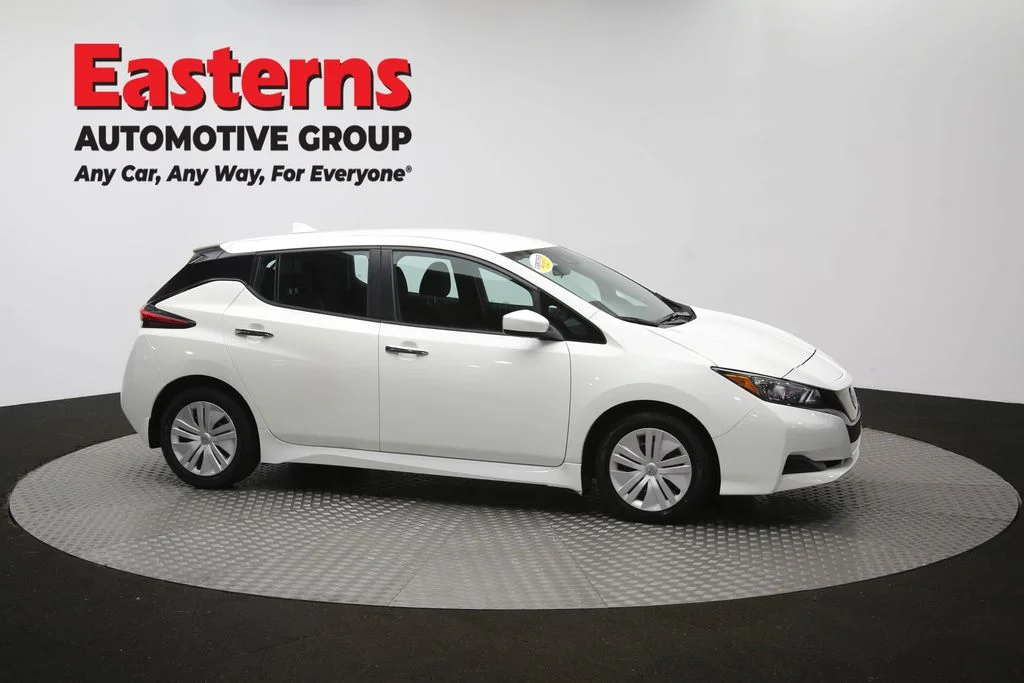 Used 2023 White Nissan S image 42