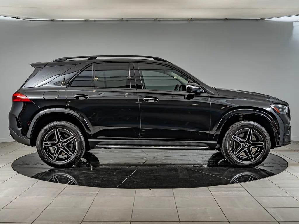 Certified Used 2025 Obsidian Black Mercedes-Benz GLE 580 image 4