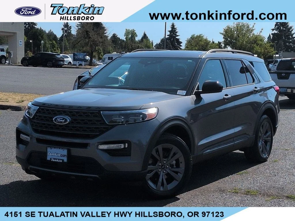 Used 2023 Gray Metallic Ford XLT image 1
