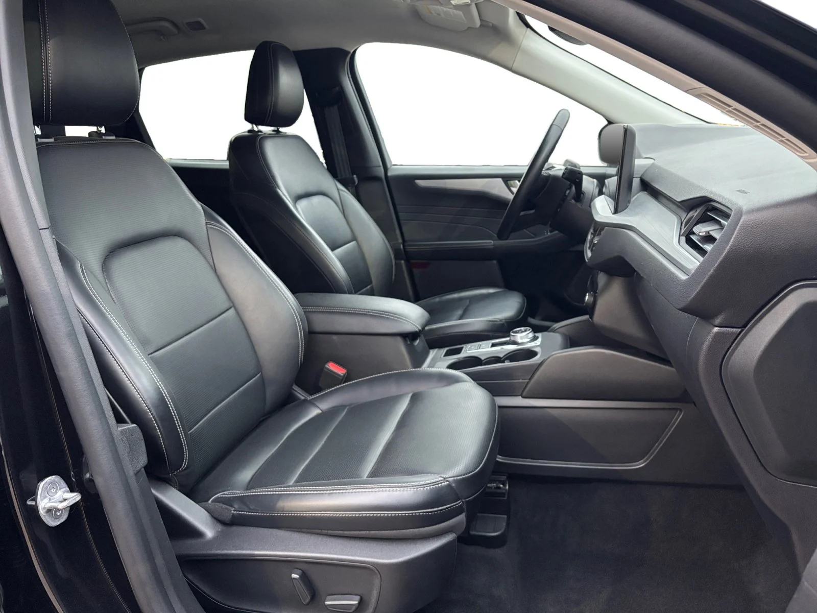Used 2025 Black Ford Platinum image 17