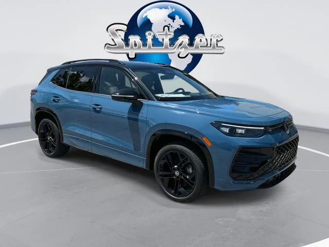 2026 Volkswagen Tiguan 2.0T SE R-Line Black 4Motion's photo