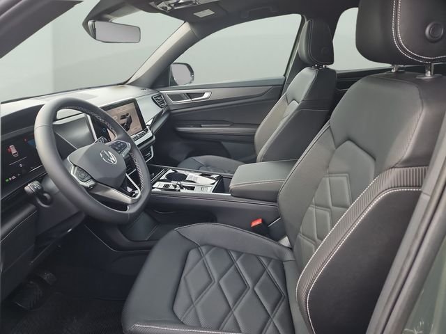 New 2026 Avocado Green Pearl Volkswagen 2.0T SE w/Technology image 8