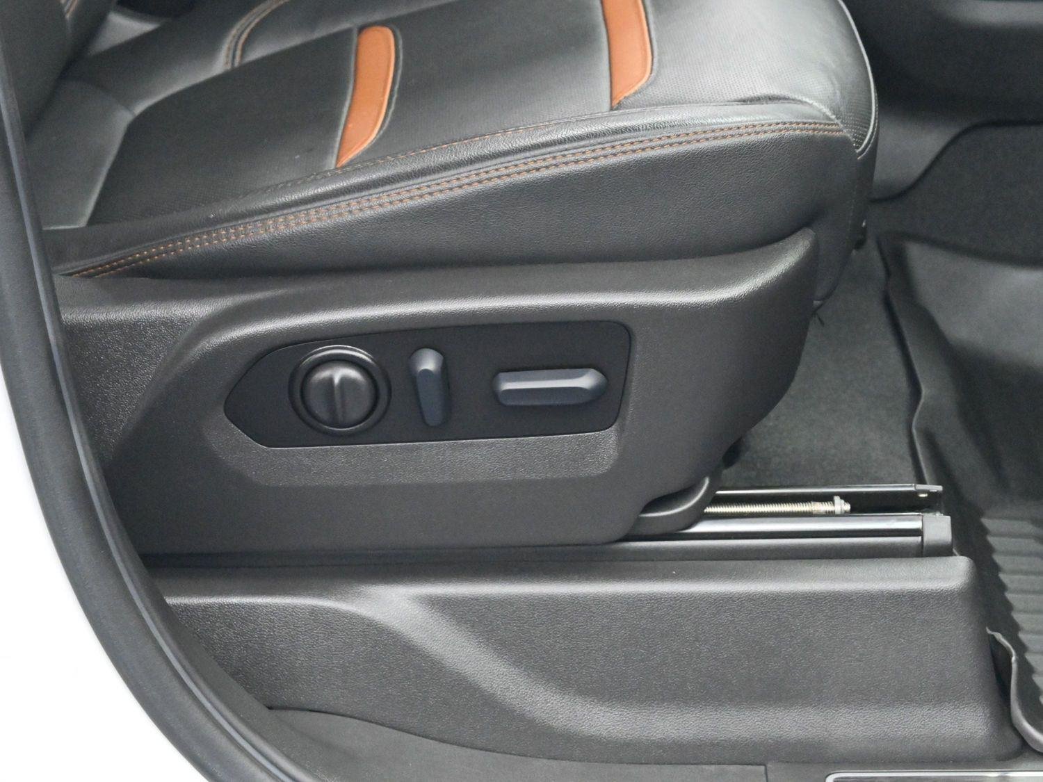 Used 2022 Summit White GMC AT4 image 32
