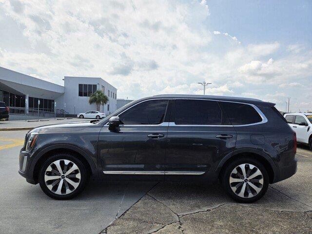 Used 2022 Gravity Grey Kia EX image 2
