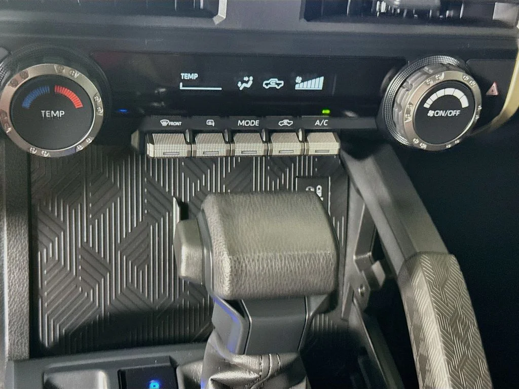 Used 2025 Ice Cap Toyota SR5 image 17