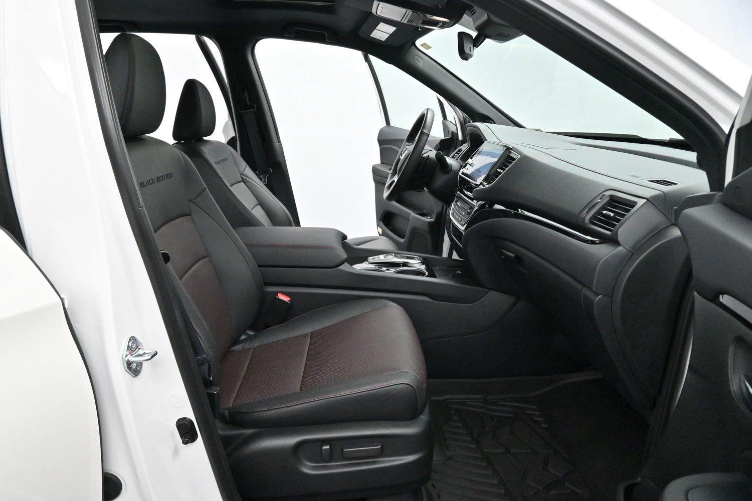 Used 2025 White Honda Black Edition image 31