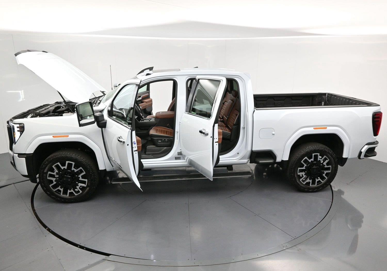 Used 2026 Glacier White Tricoat GMC Denali Ultimate image 45