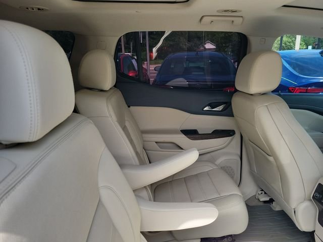 Used 2023 Silver GMC Denali image 33