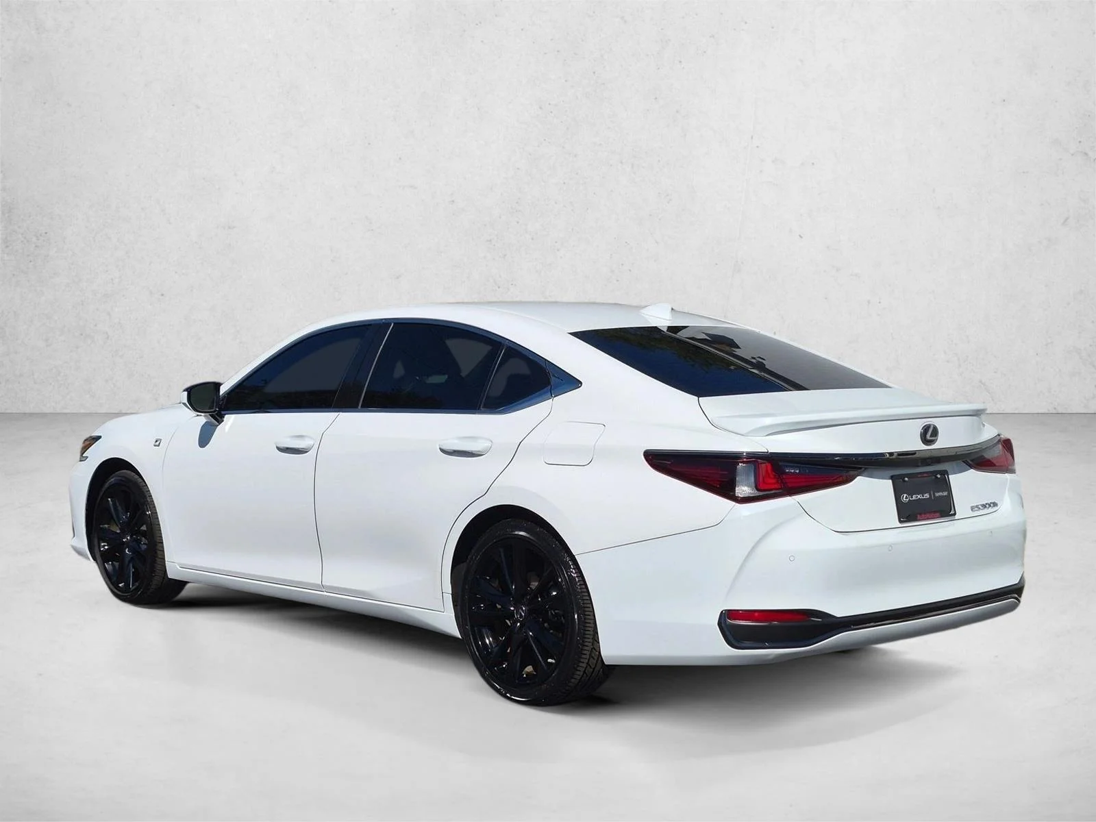 Certified Used 2024 Ultra White Lexus ES 300h F SPORT Handling image 8