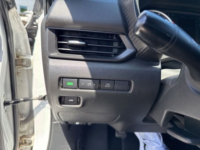 Used 2022 White Nissan S image 28