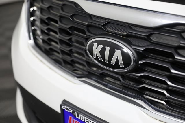 Used 2019 White Kia 2.4L LX image 29